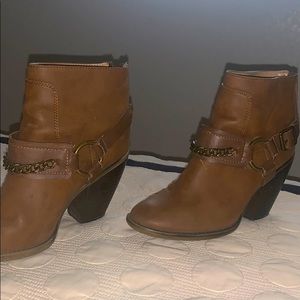 Faux leather brown boots